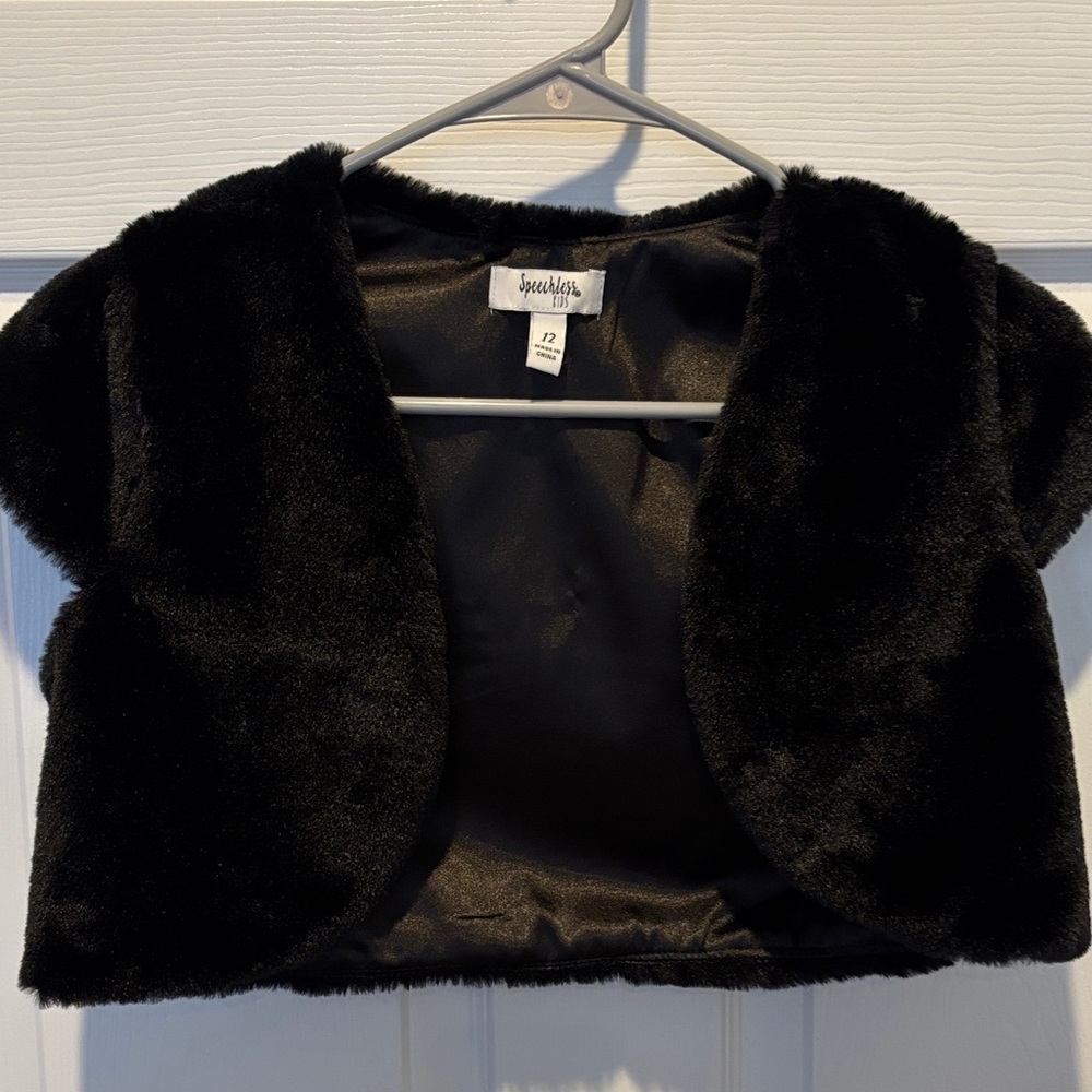 Speechless Elegant Black Faux Fur Bolero